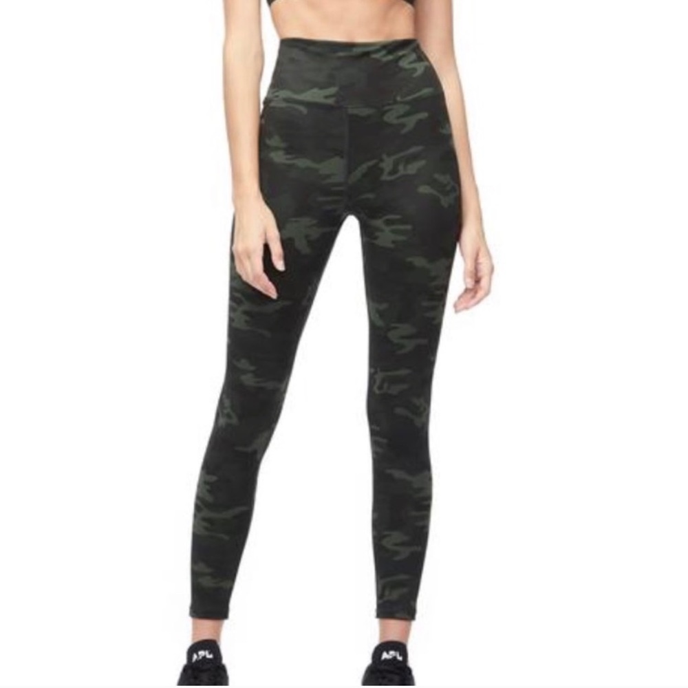 Good American - Core Strength Camo Leggings